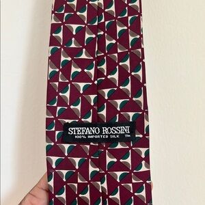 Stefano Rossini MEN 100% Silk Necktie Burgundy/Green Geometric Pattern.